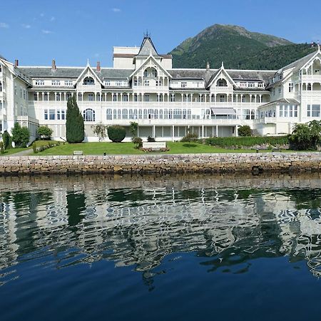 Balestrand Fjordapartments Holmen 19A Exterior photo